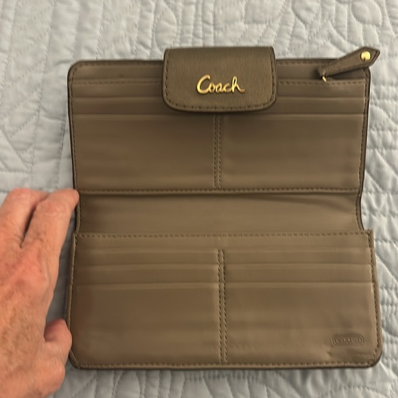 EUC Coach wallet. - Picture 2 of 7